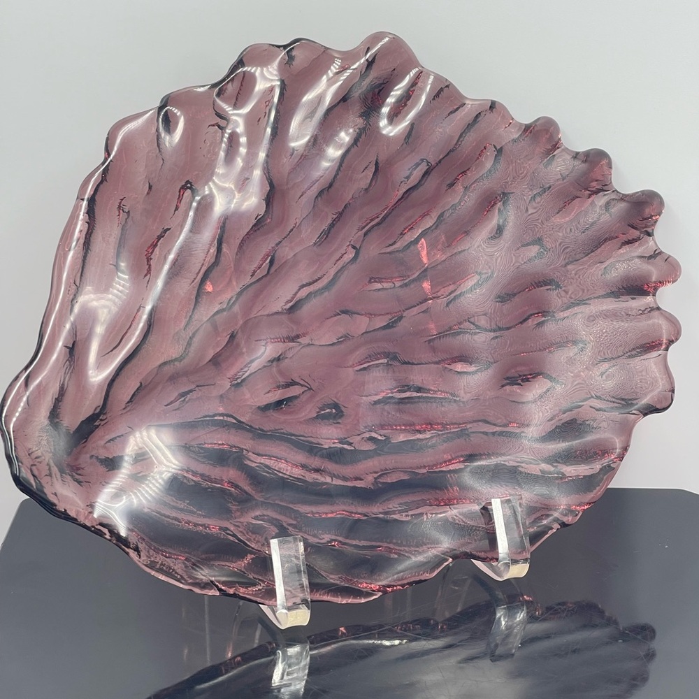 VTG Purple Amethyst Glass Crystal Platter Plate Shaped in Shell or Leaf Pattern